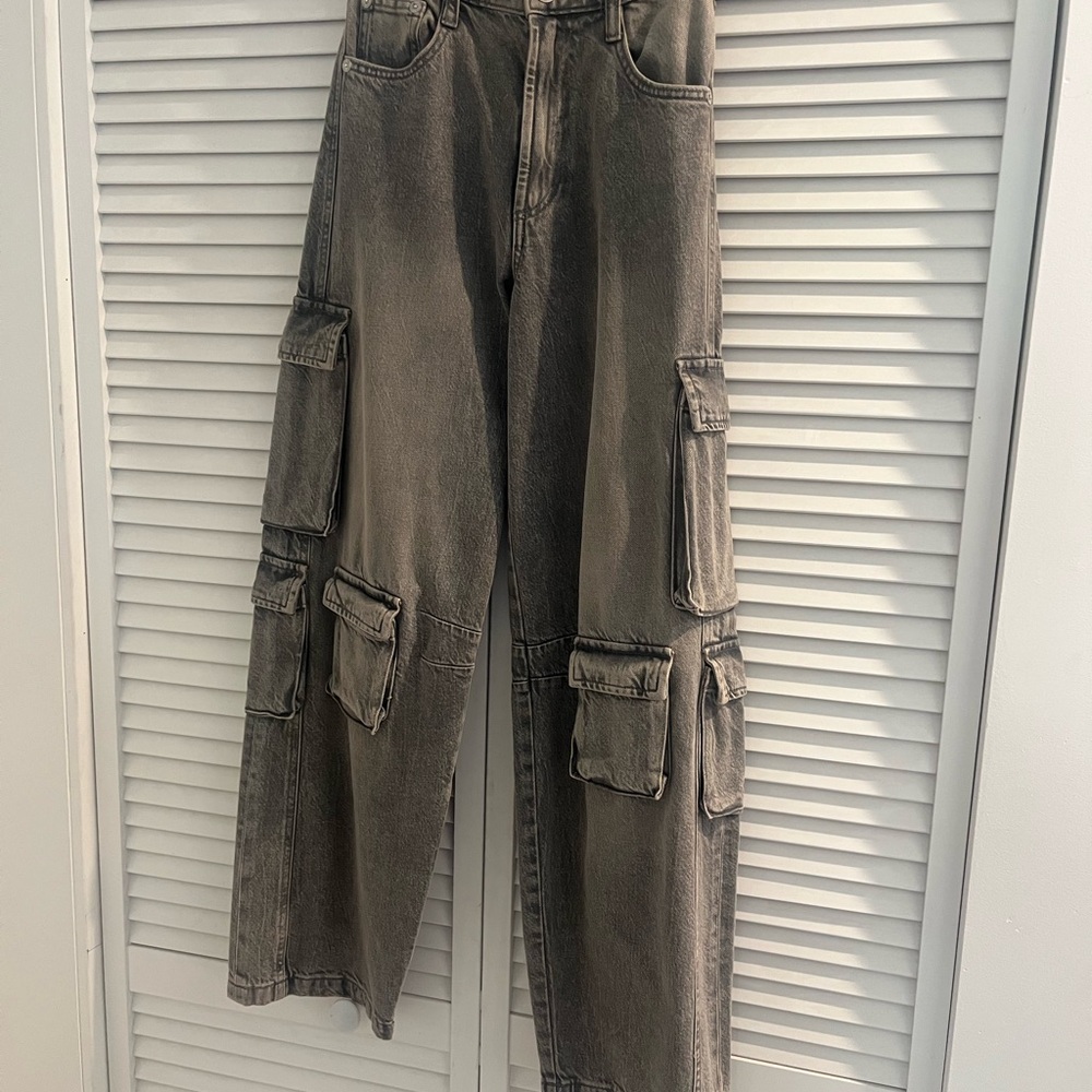 Zara women’s Charcoal Cargo Pants